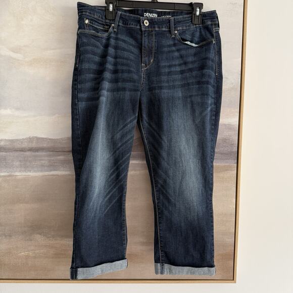 NWOT Woman LEVI Jeans Modern Skinny Crop Capris Cuffed Size 18 - Picture 1 of 5